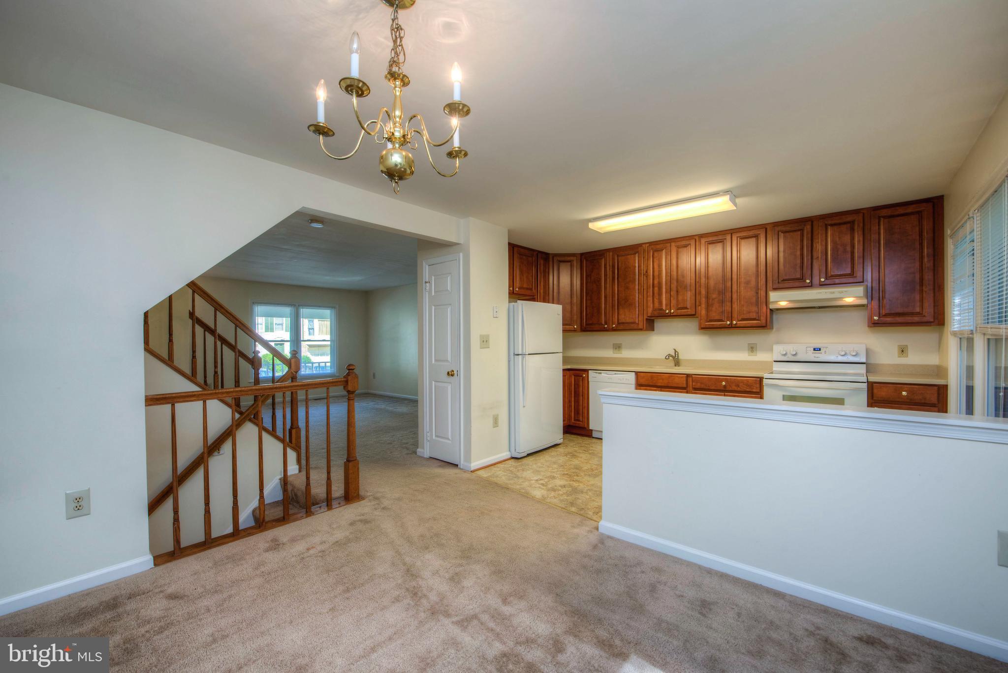 201 Rolling Hill Ct