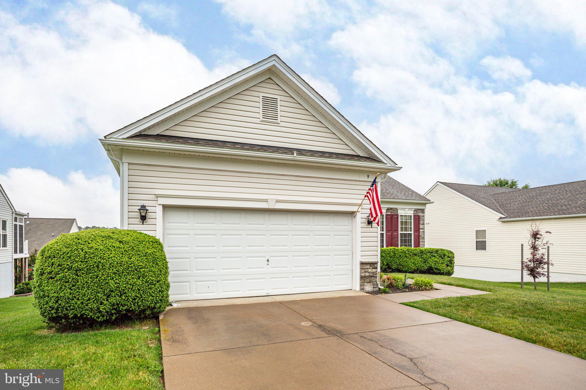 9 Carson Dr