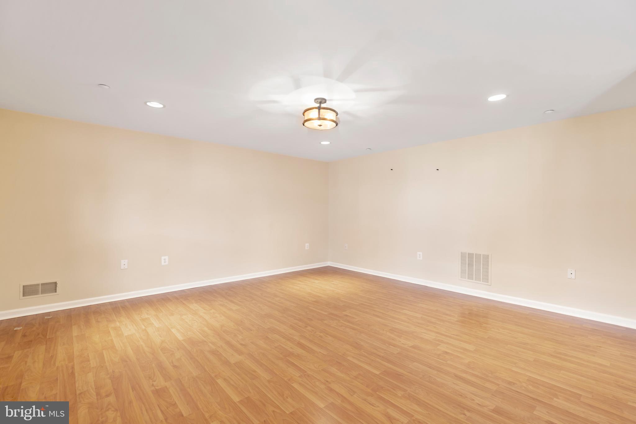 9 Carson Dr