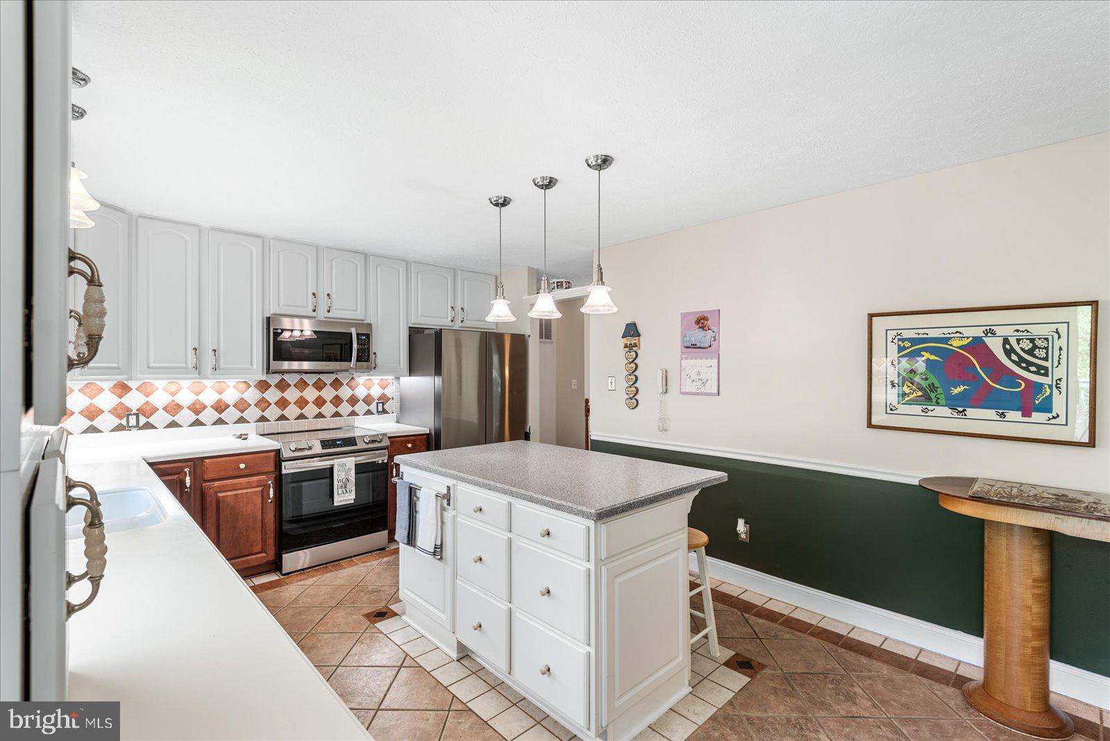 126 Jib Dr