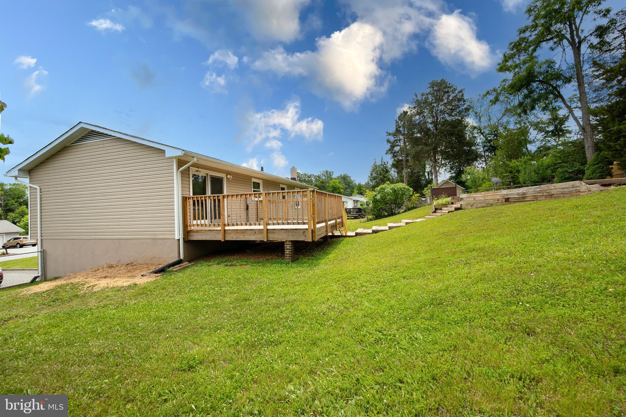 108 Meadow Ln