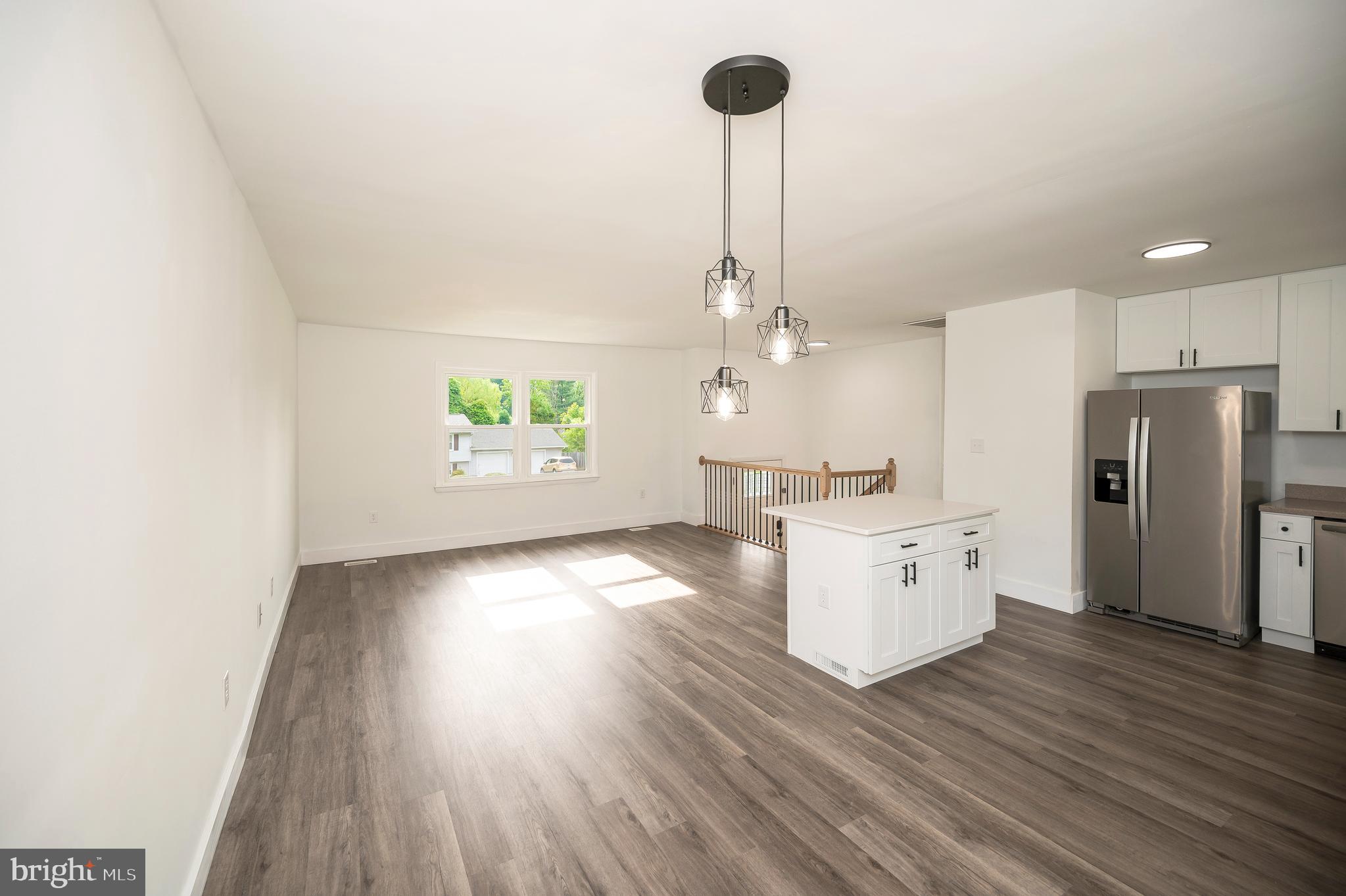 108 Meadow Ln