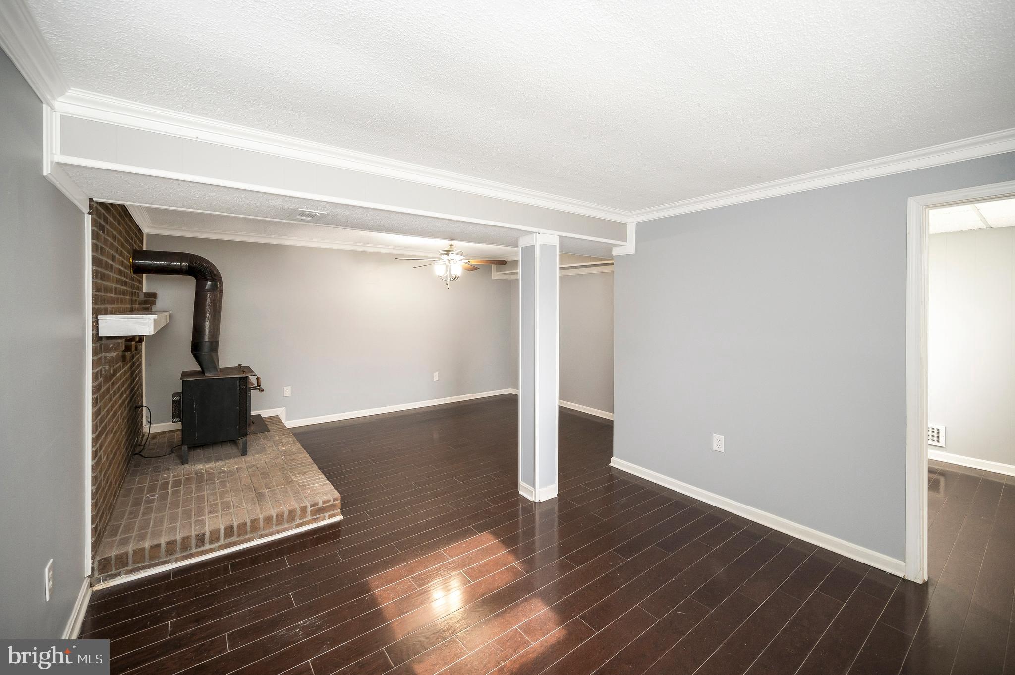 108 Meadow Ln