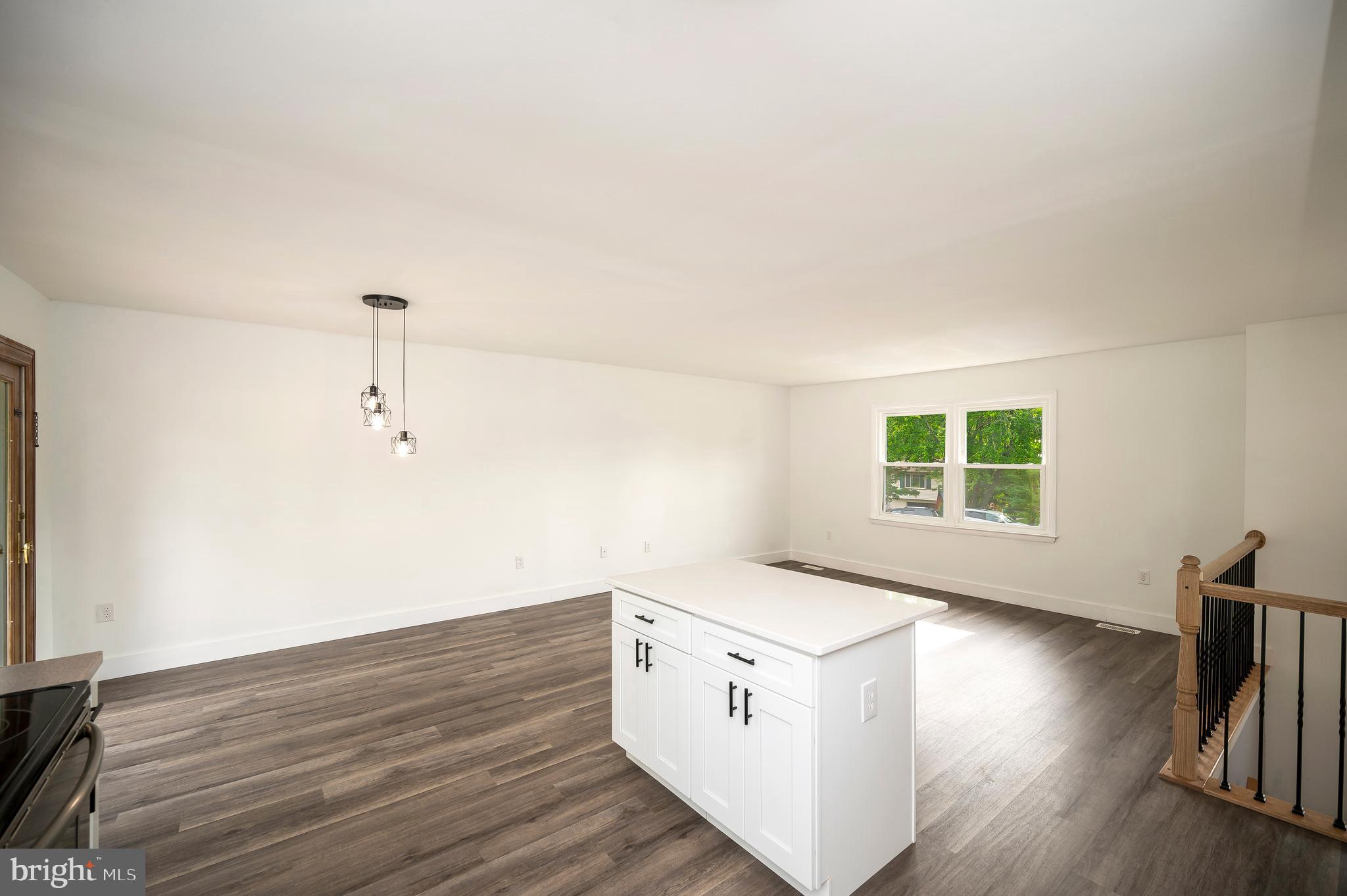 108 Meadow Ln