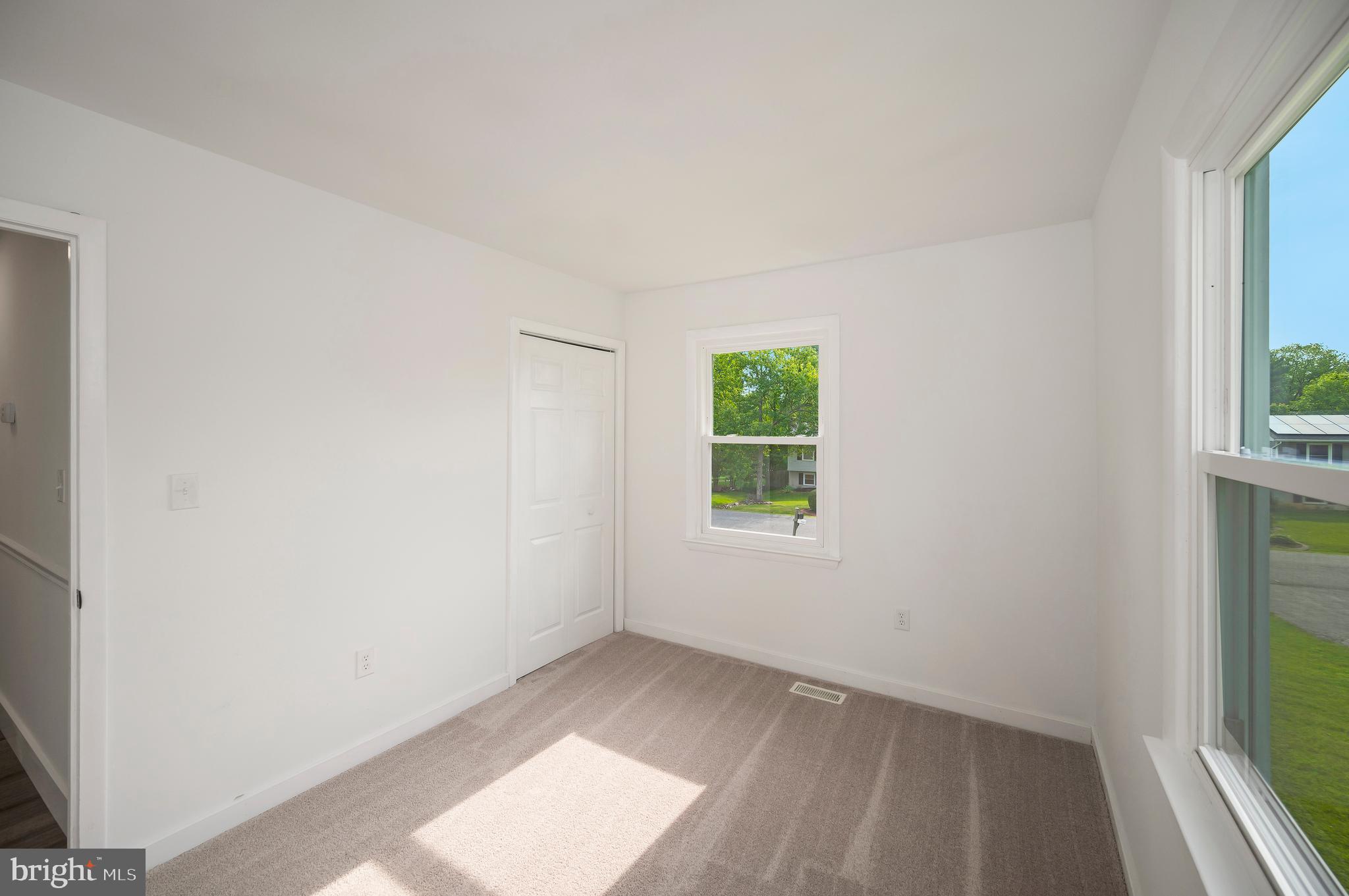 108 Meadow Ln