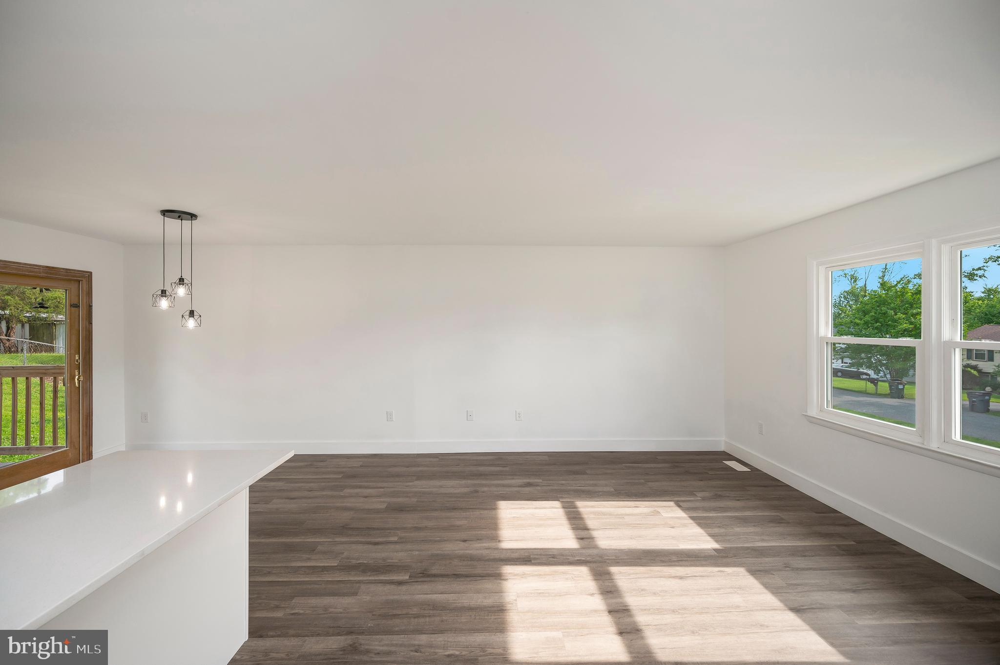 108 Meadow Ln