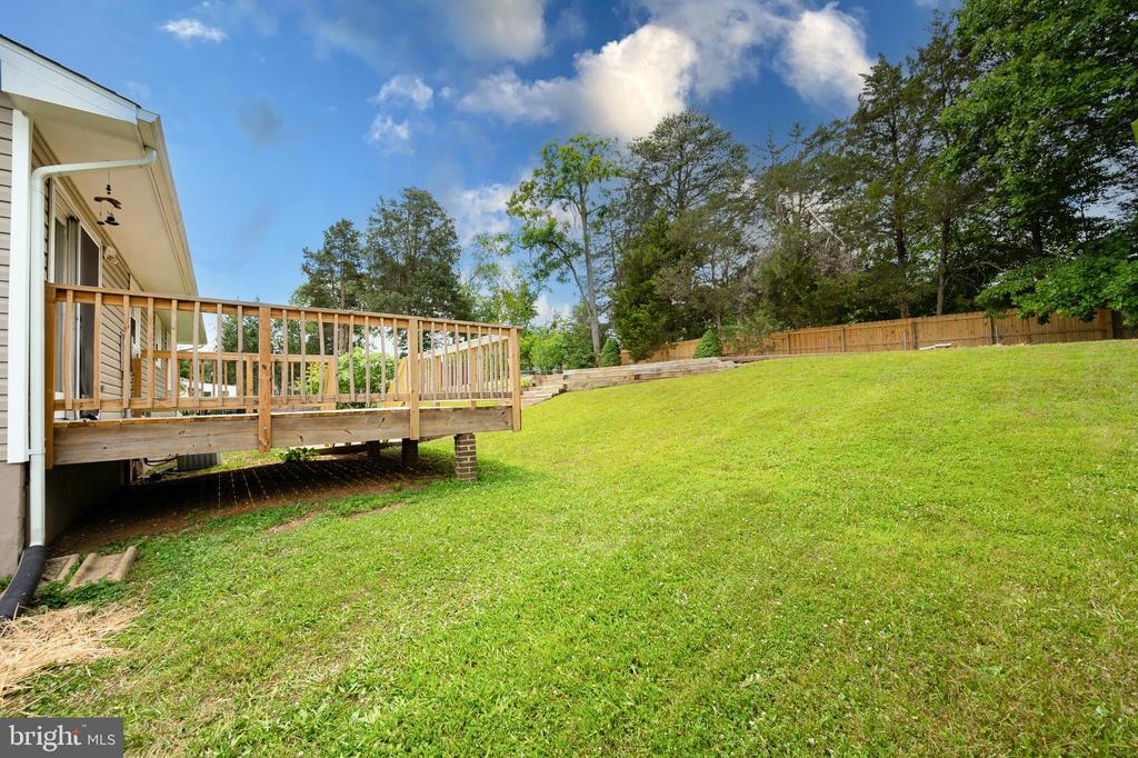 108 Meadow Ln