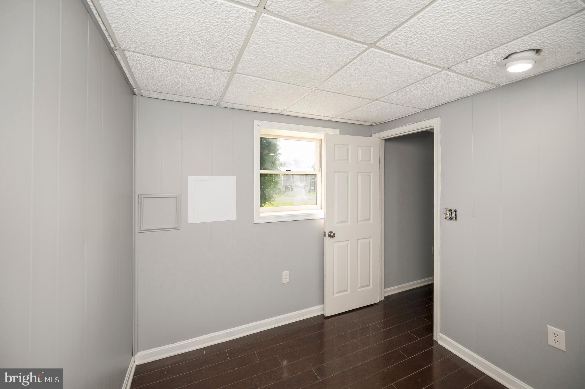 108 Meadow Ln