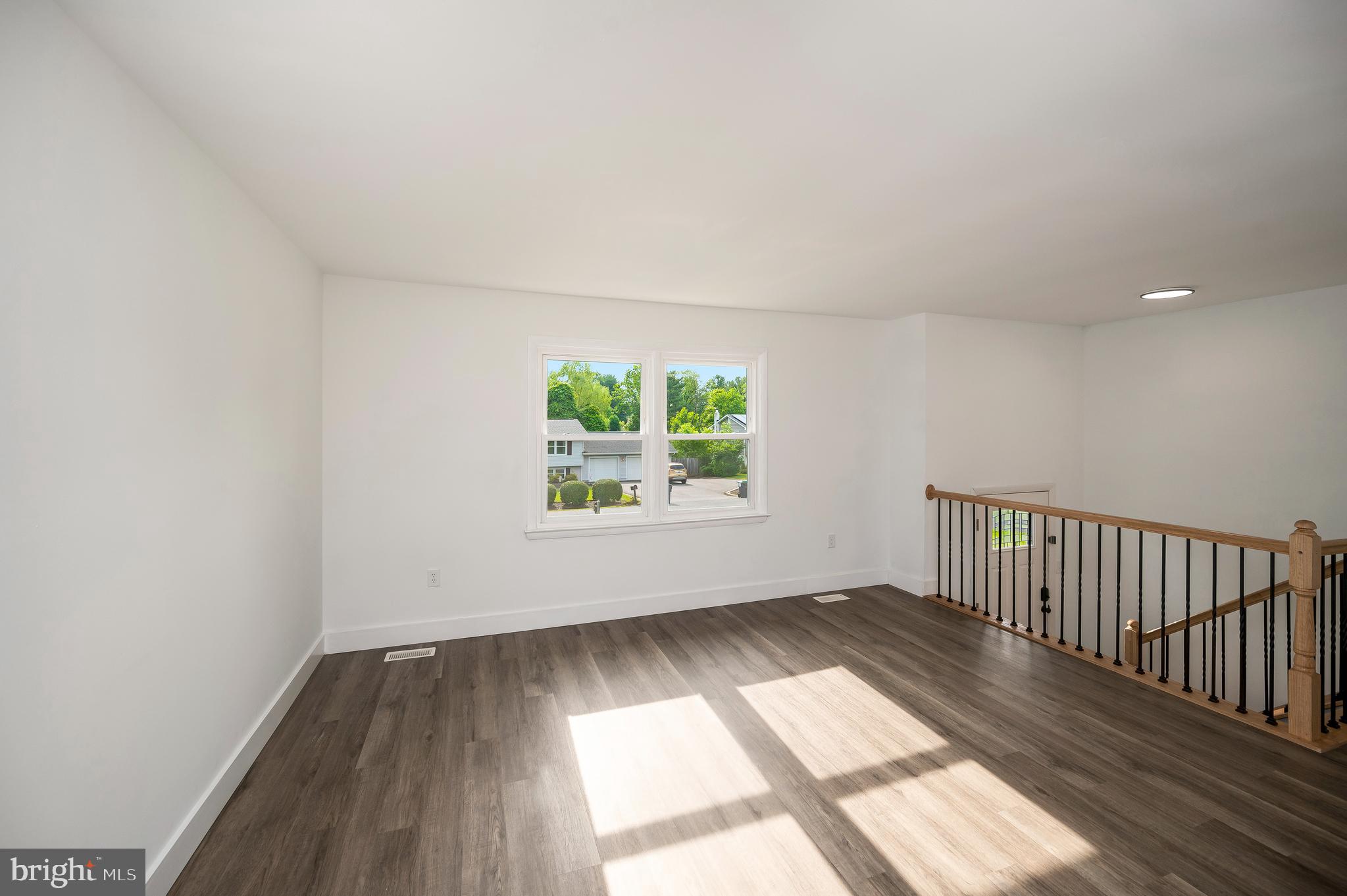 108 Meadow Ln