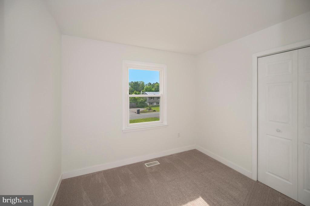 108 Meadow Ln