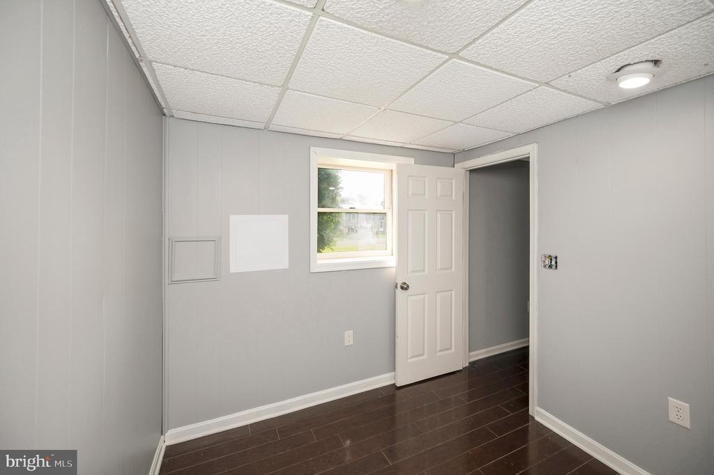 108 Meadow Ln