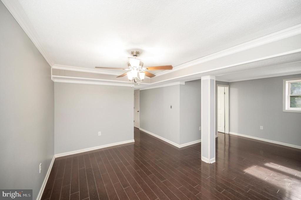 108 Meadow Ln