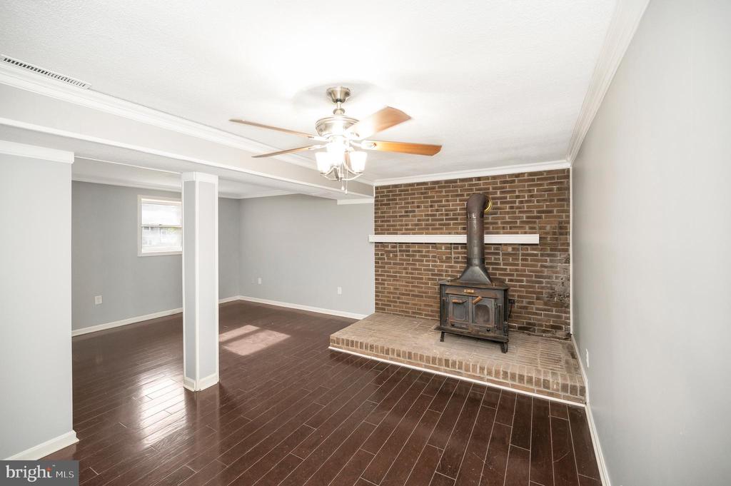 108 Meadow Ln