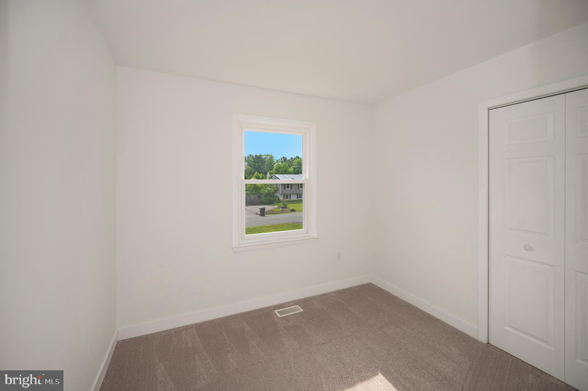 108 Meadow Ln