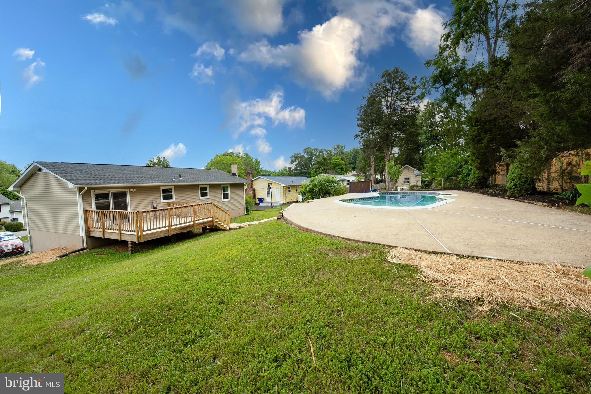 108 Meadow Ln