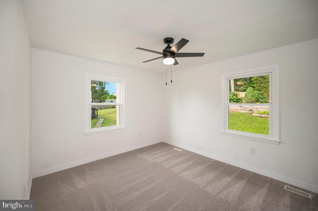 108 Meadow Ln