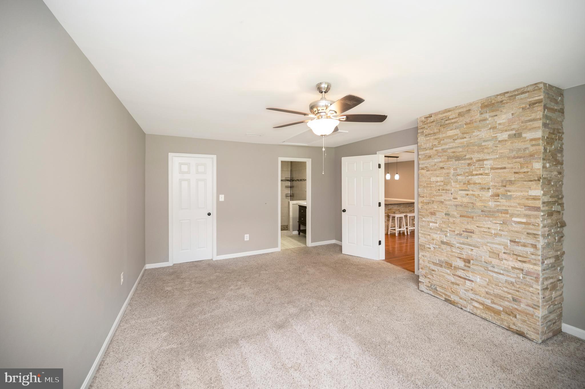 26 Breezy Hill Dr