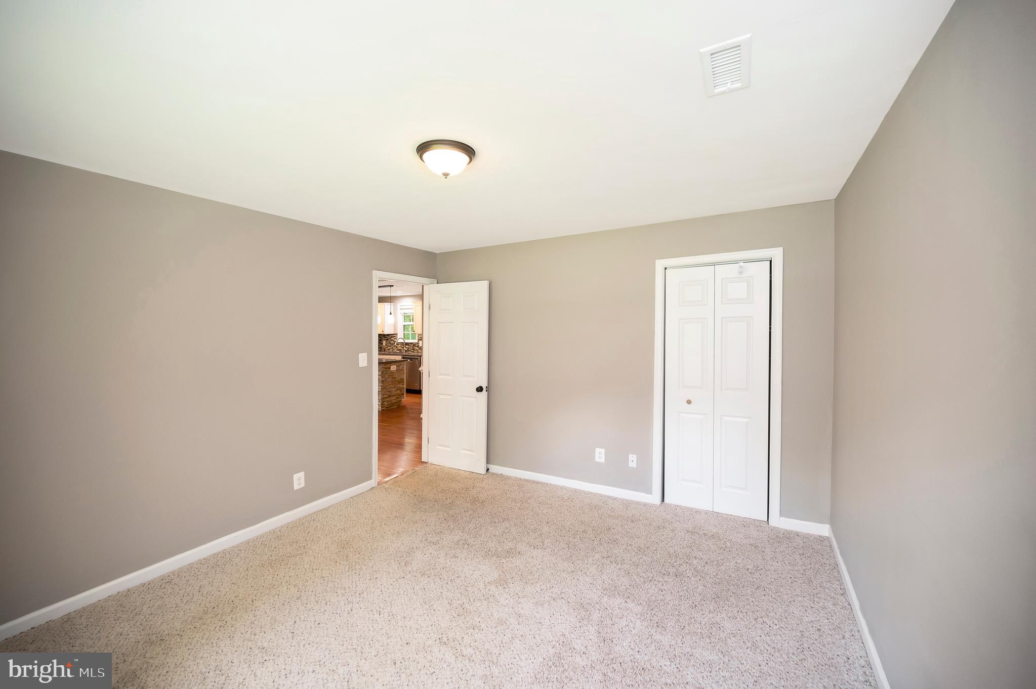 26 Breezy Hill Dr