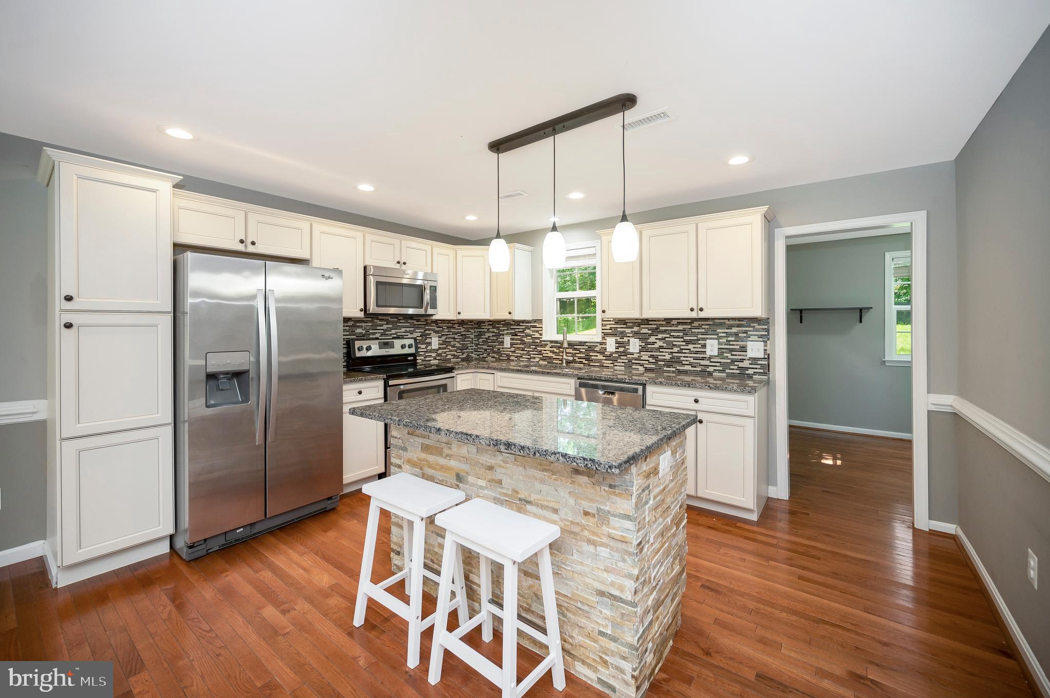 26 Breezy Hill Dr