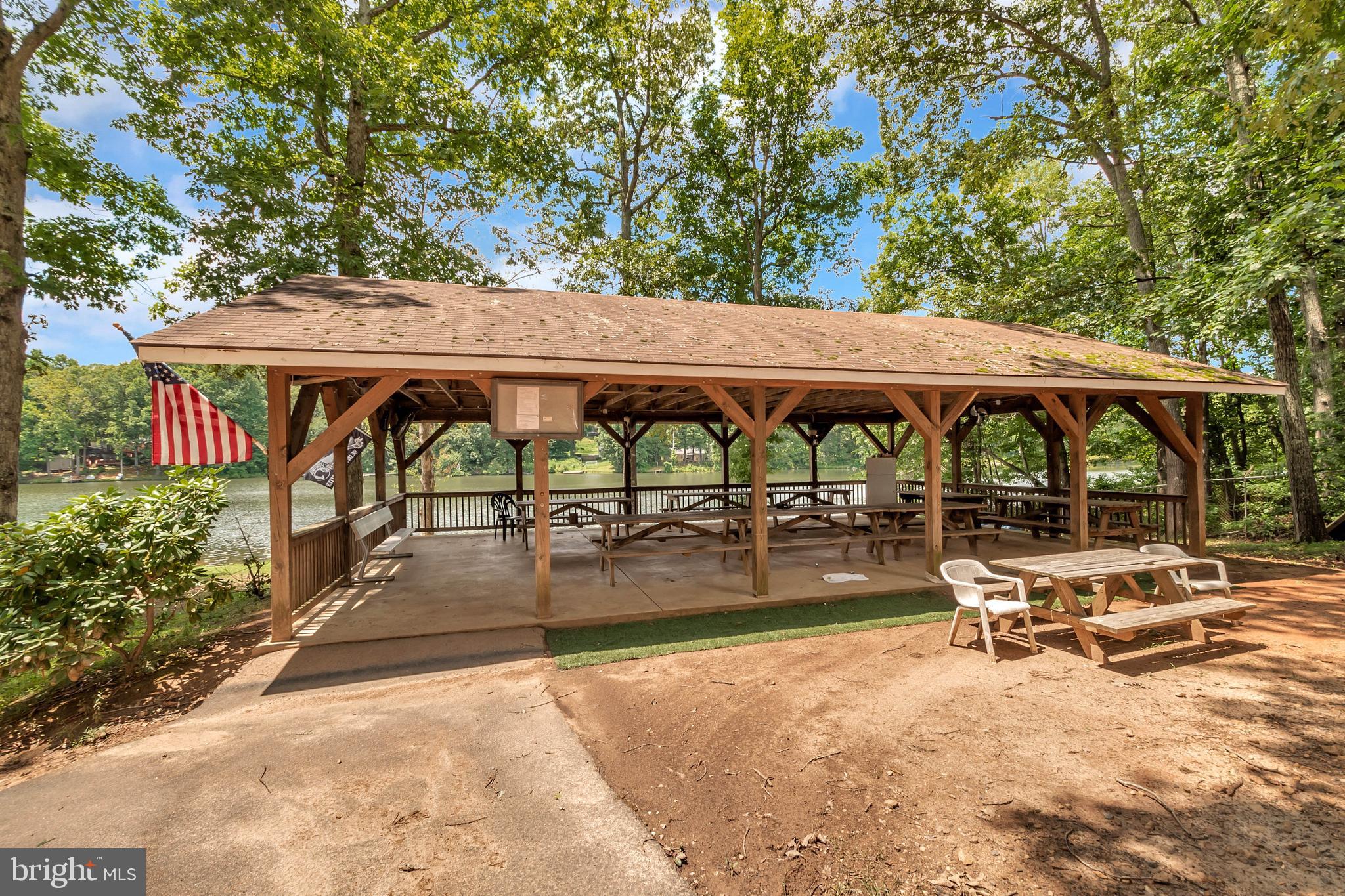26 Breezy Hill Dr