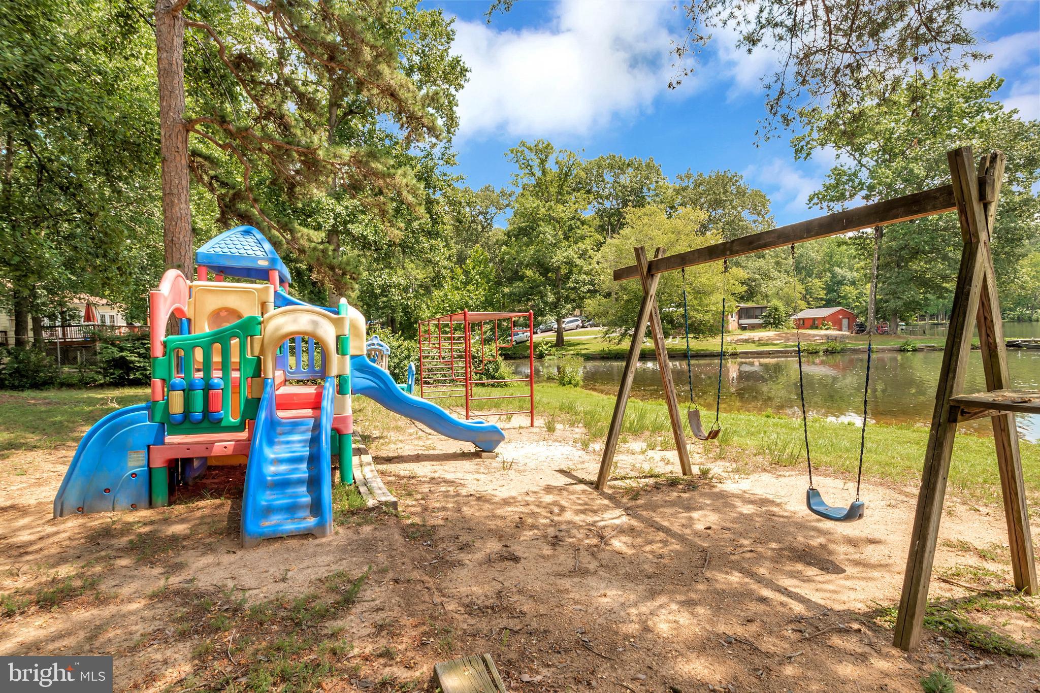 26 Breezy Hill Dr