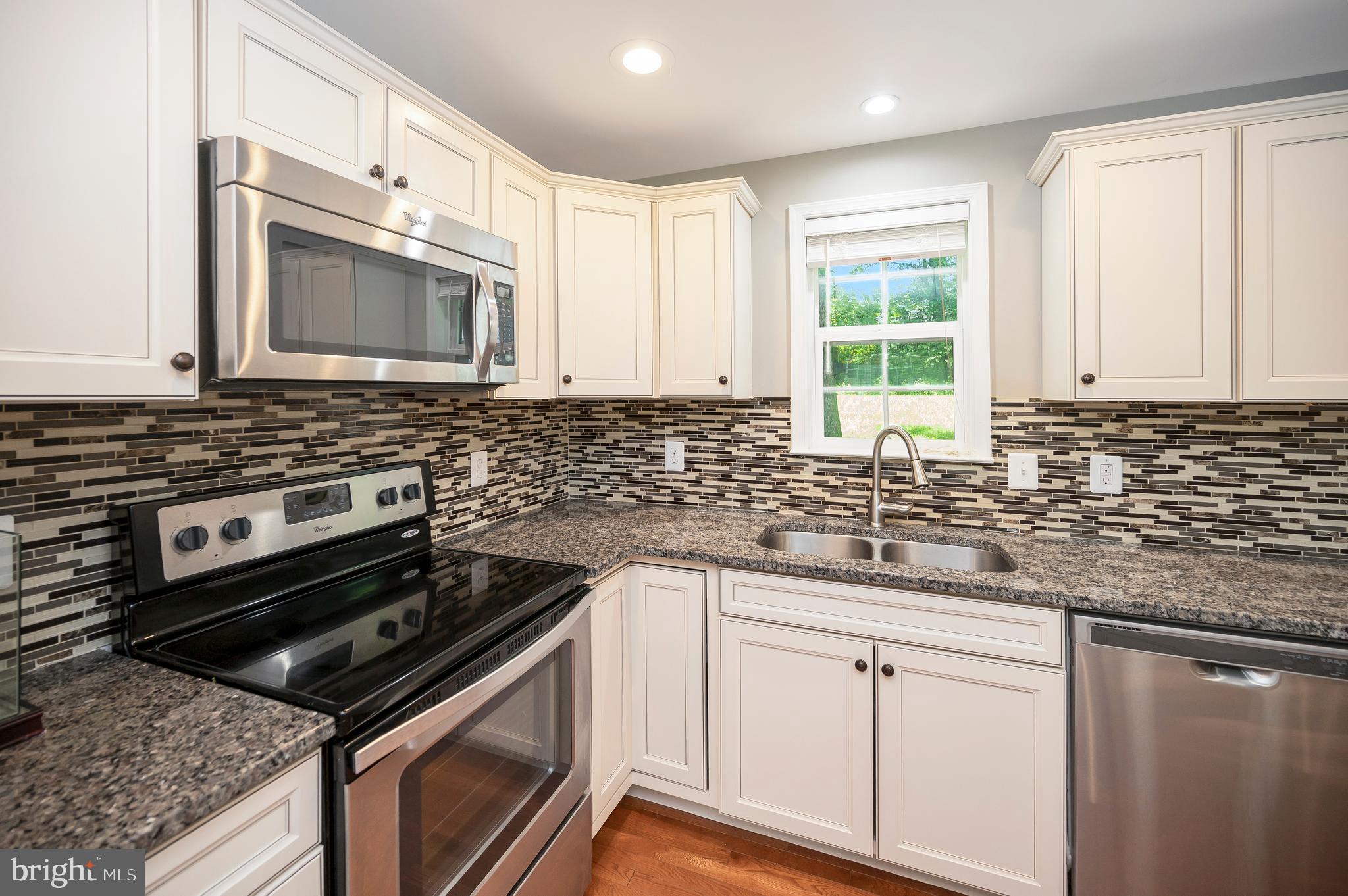 26 Breezy Hill Dr