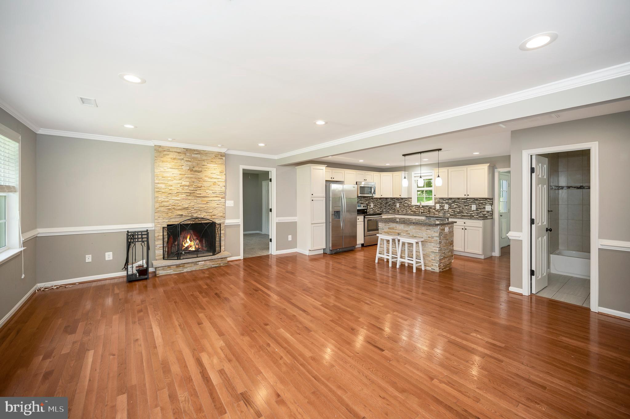 26 Breezy Hill Dr