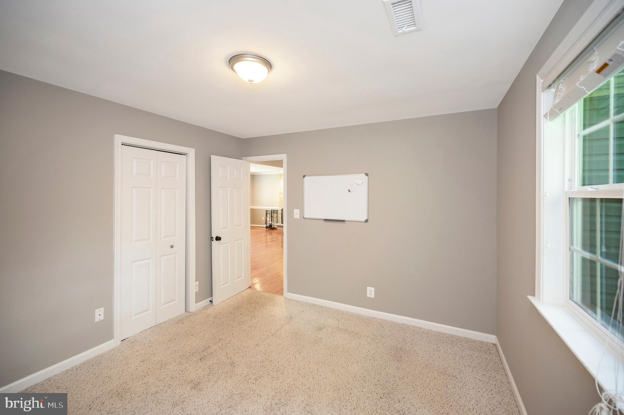 26 Breezy Hill Dr