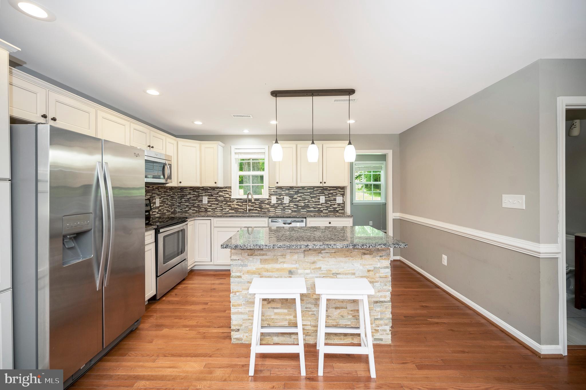 26 Breezy Hill Dr