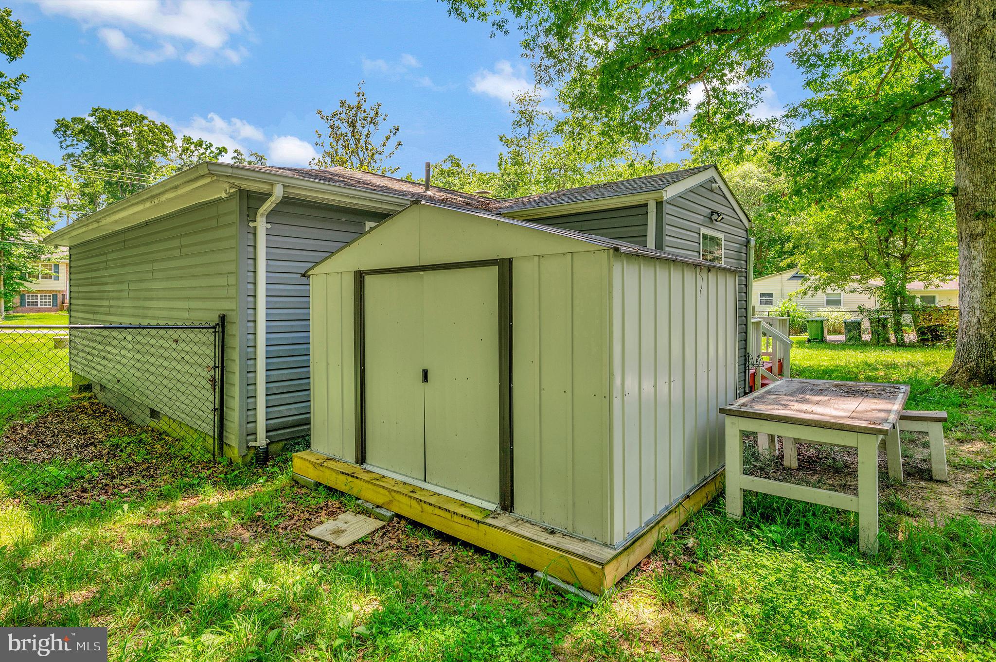 26 Breezy Hill Dr