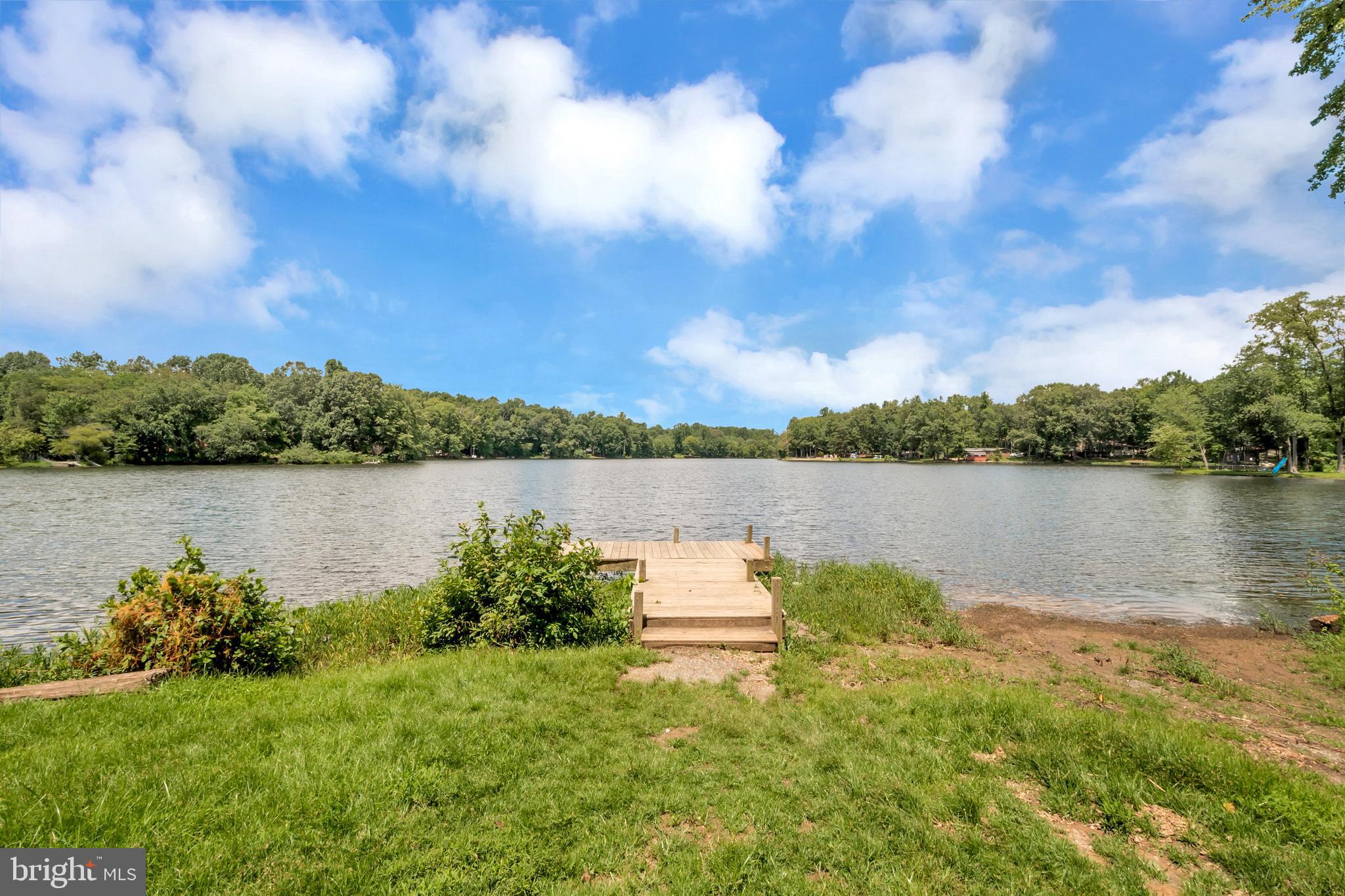 26 Breezy Hill Dr