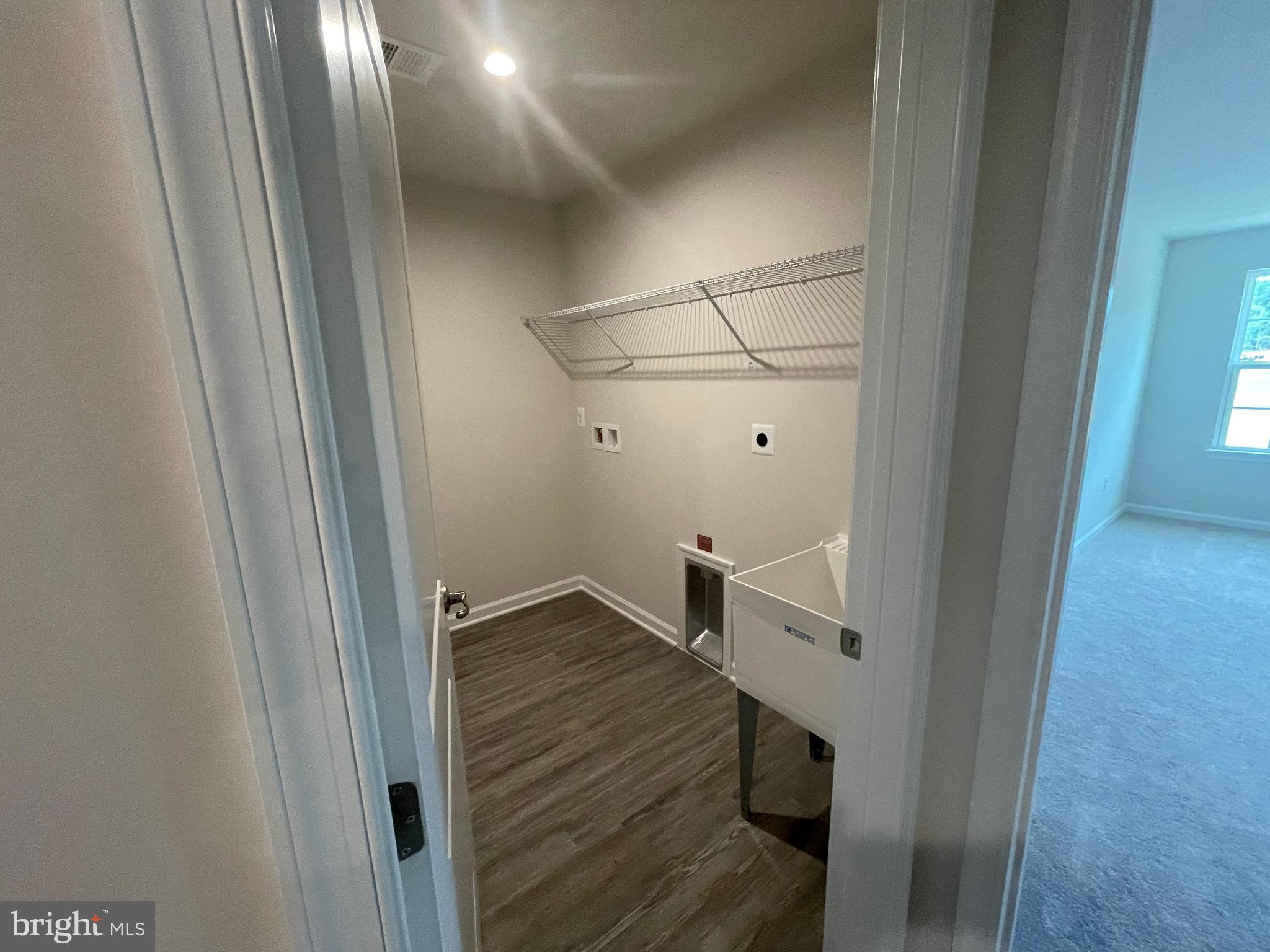 416 LANDING DR