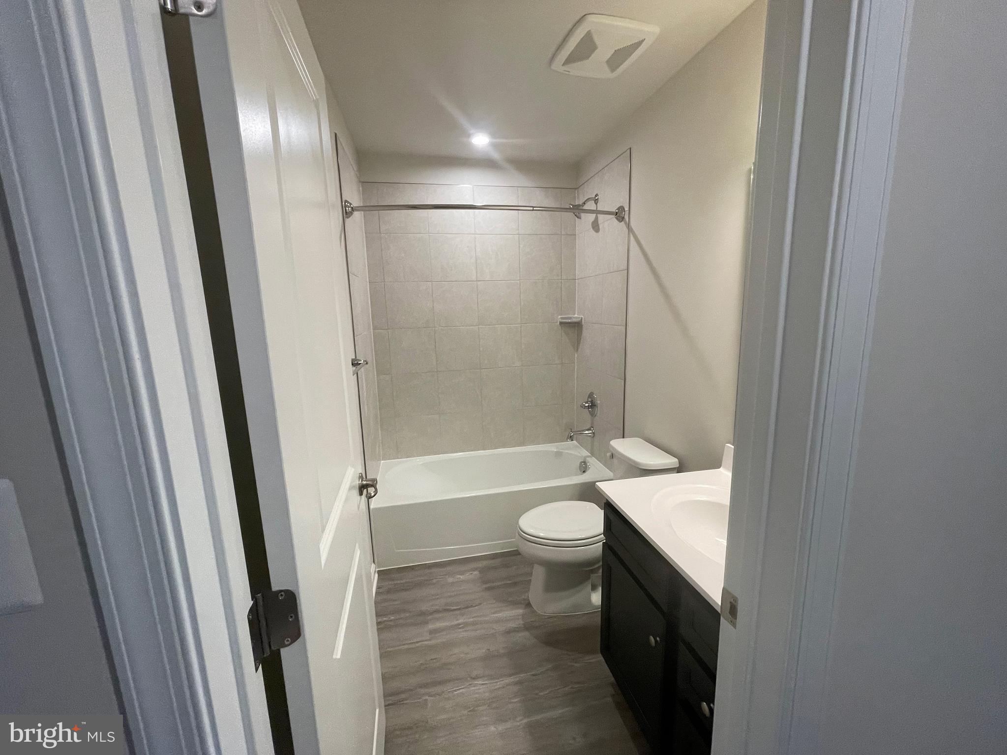 416 LANDING DR