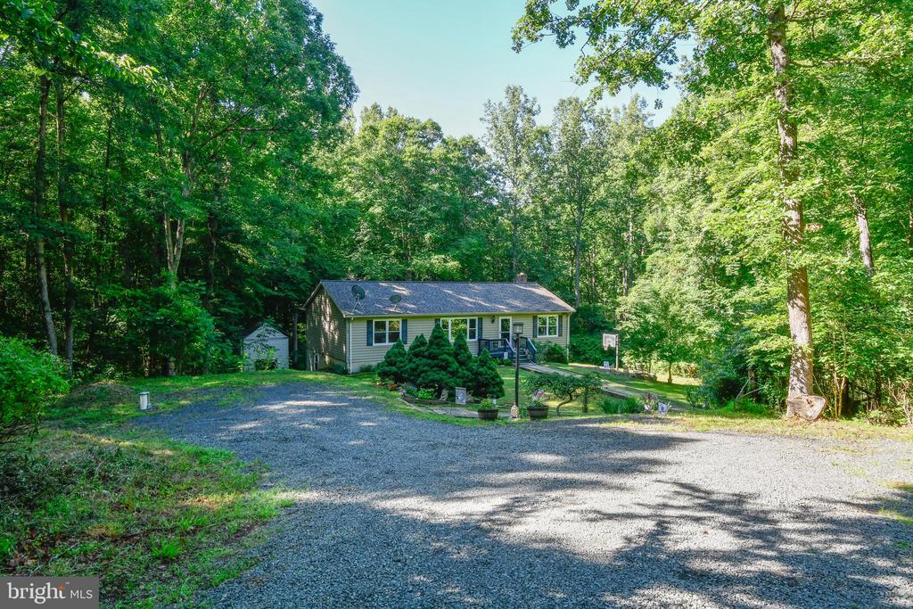 109 Old Farm Rd