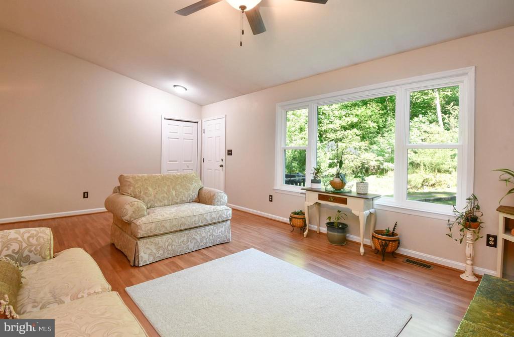 109 Old Farm Rd