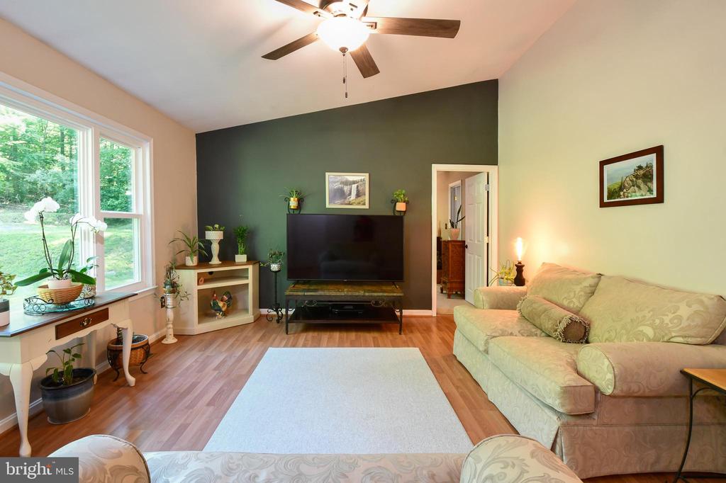 109 Old Farm Rd