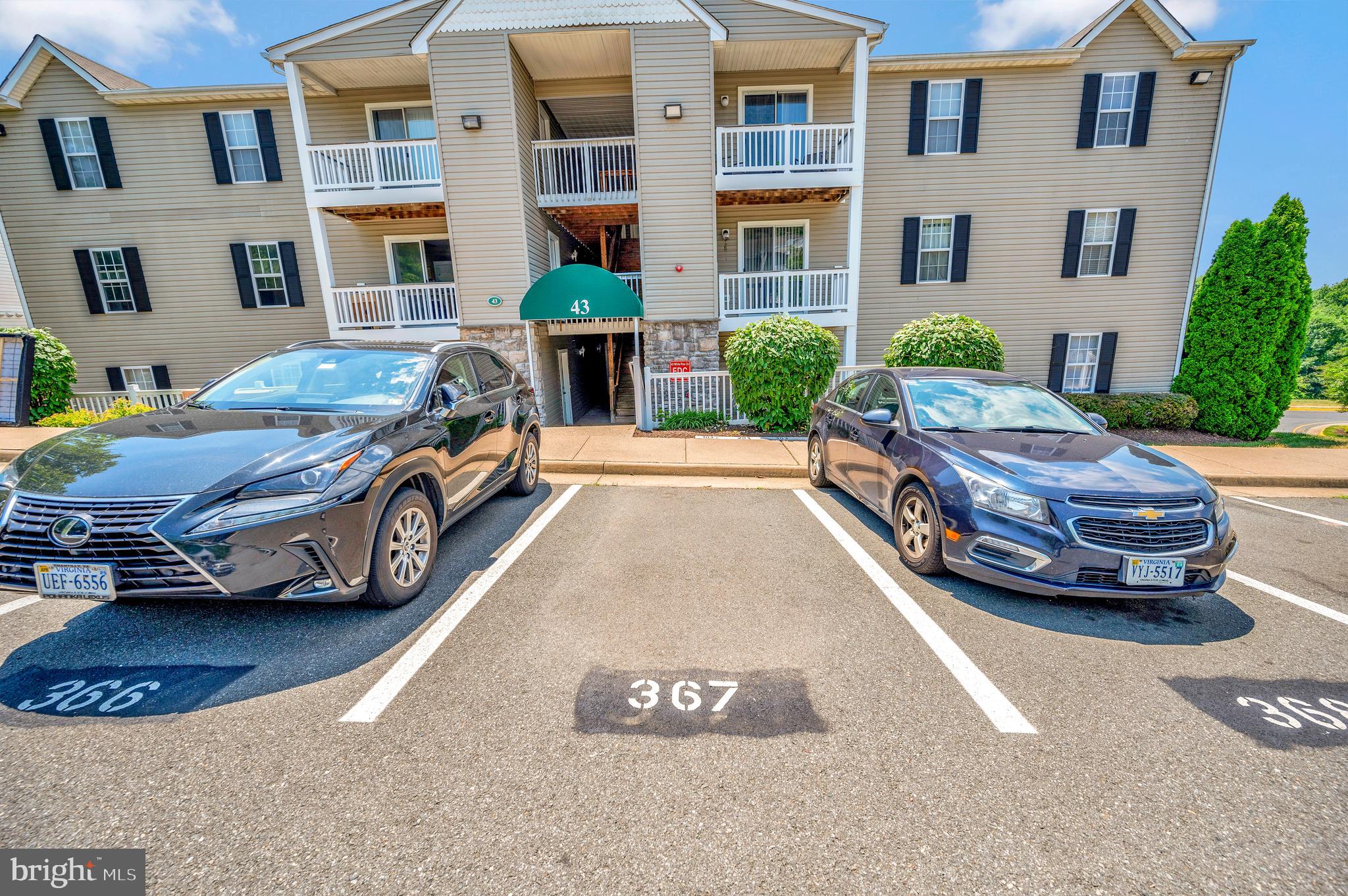 -43 WHITE PINE CIRCLE #303