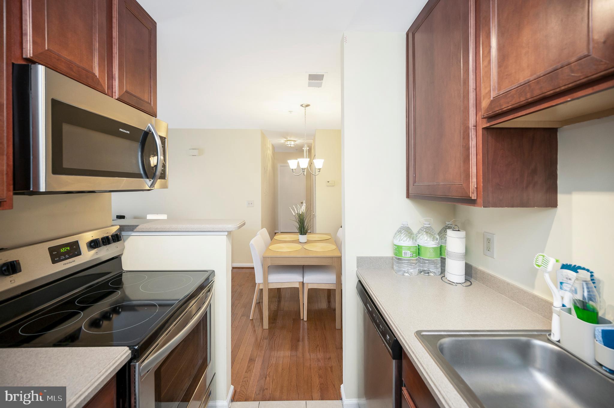 -43 WHITE PINE CIRCLE #303