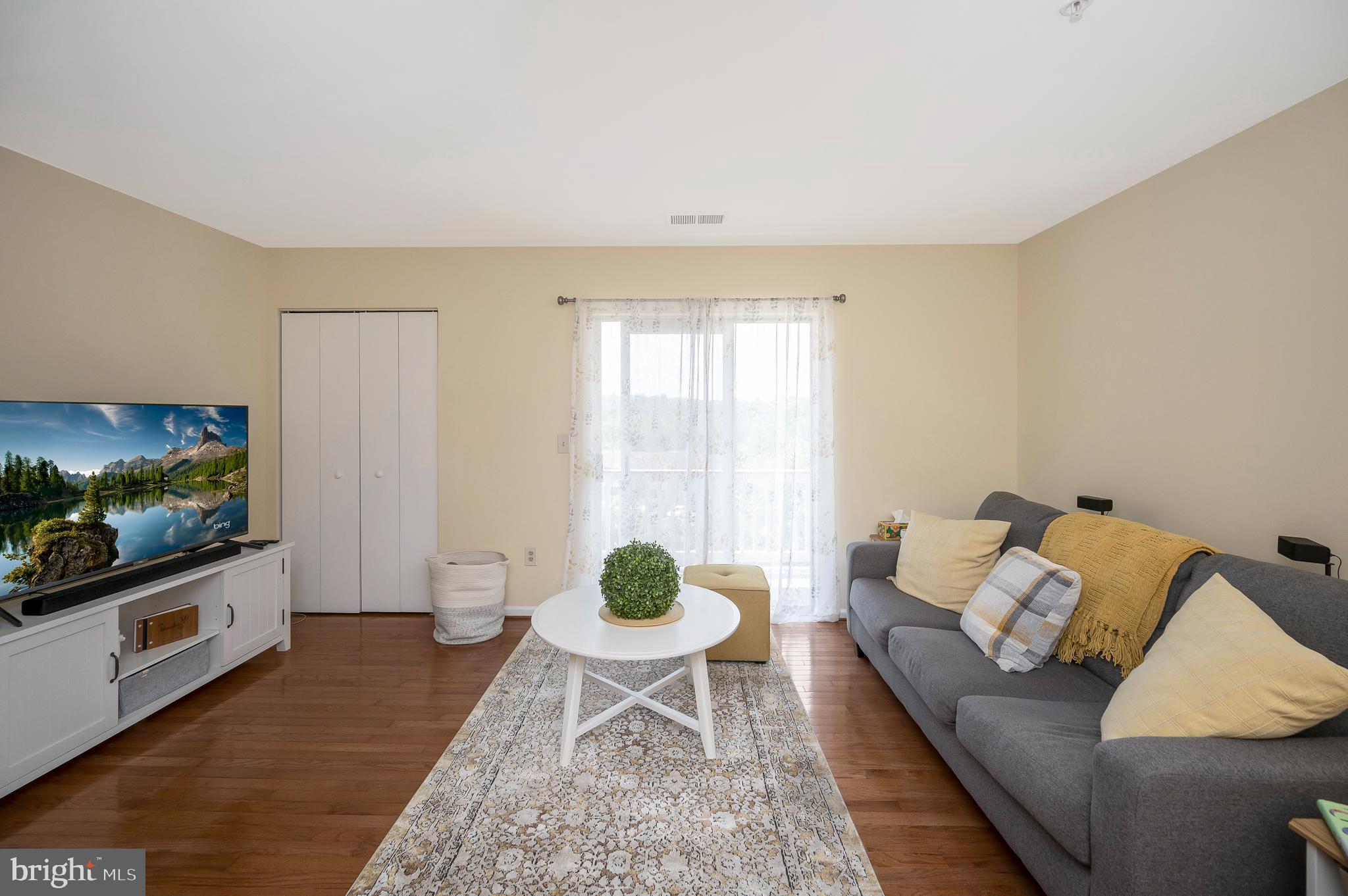 -43 WHITE PINE CIRCLE #303