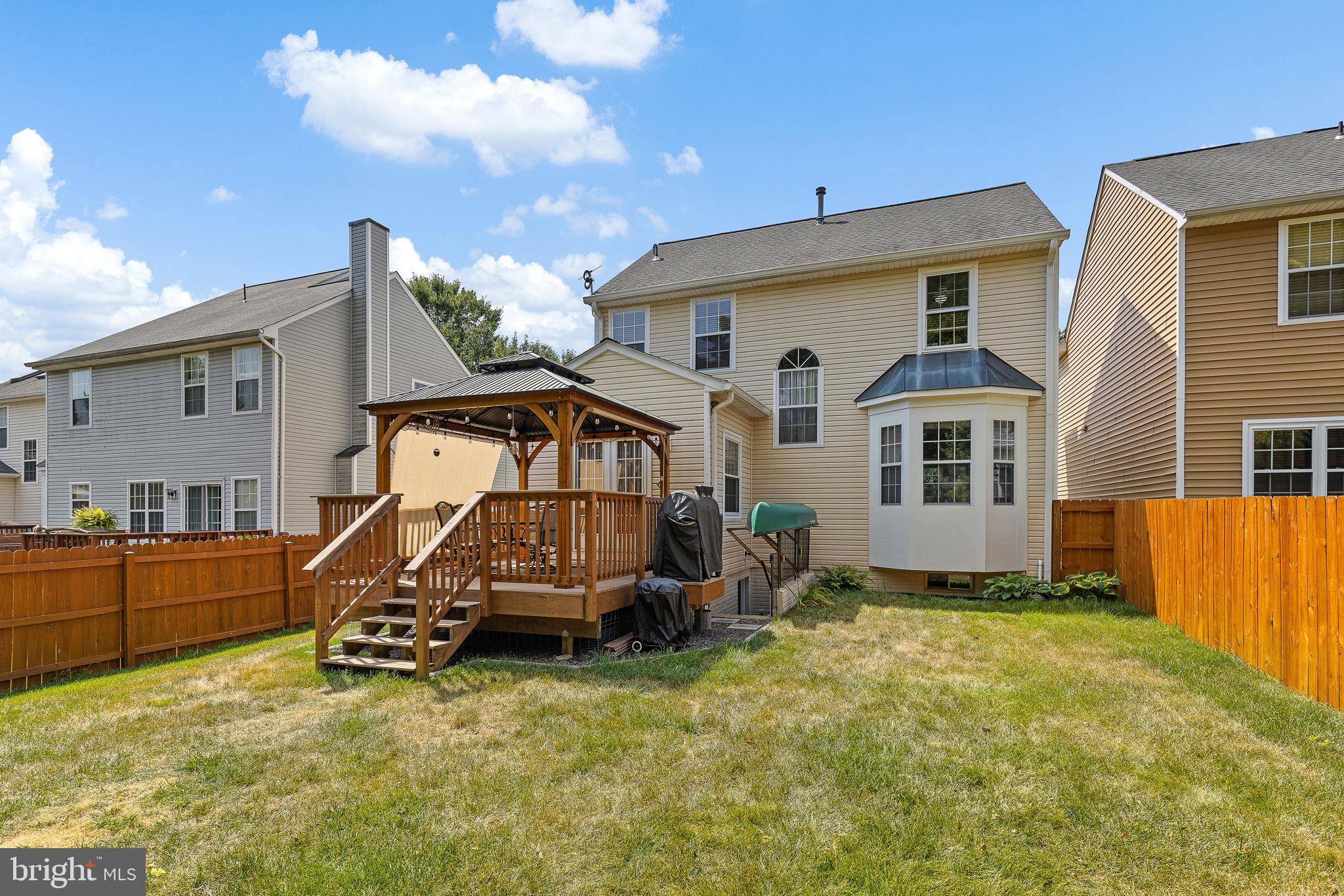 6 Sharon Ln