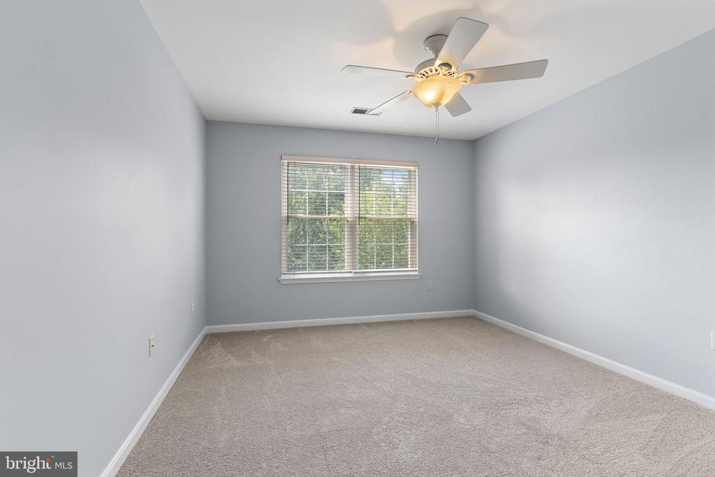 6 Sharon Ln
