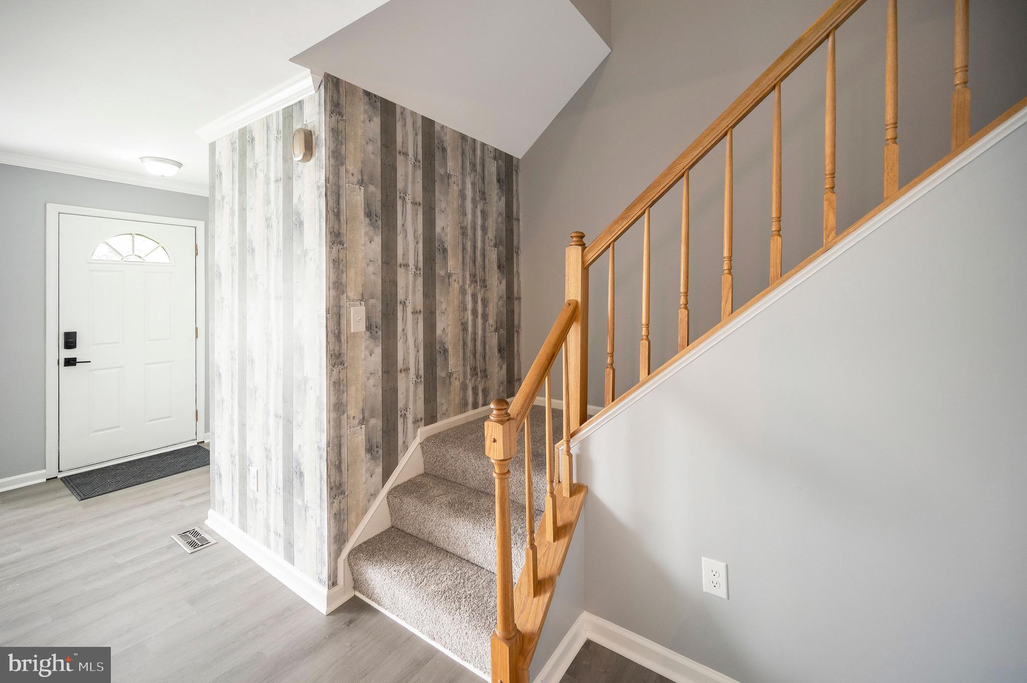 302 Castlebury Ct