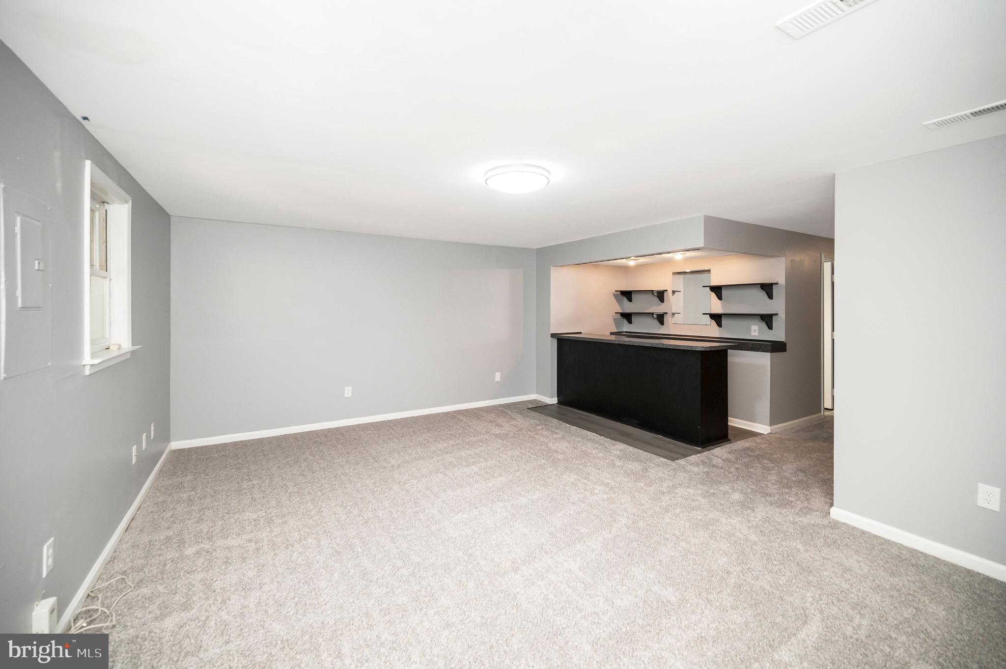 302 Castlebury Ct
