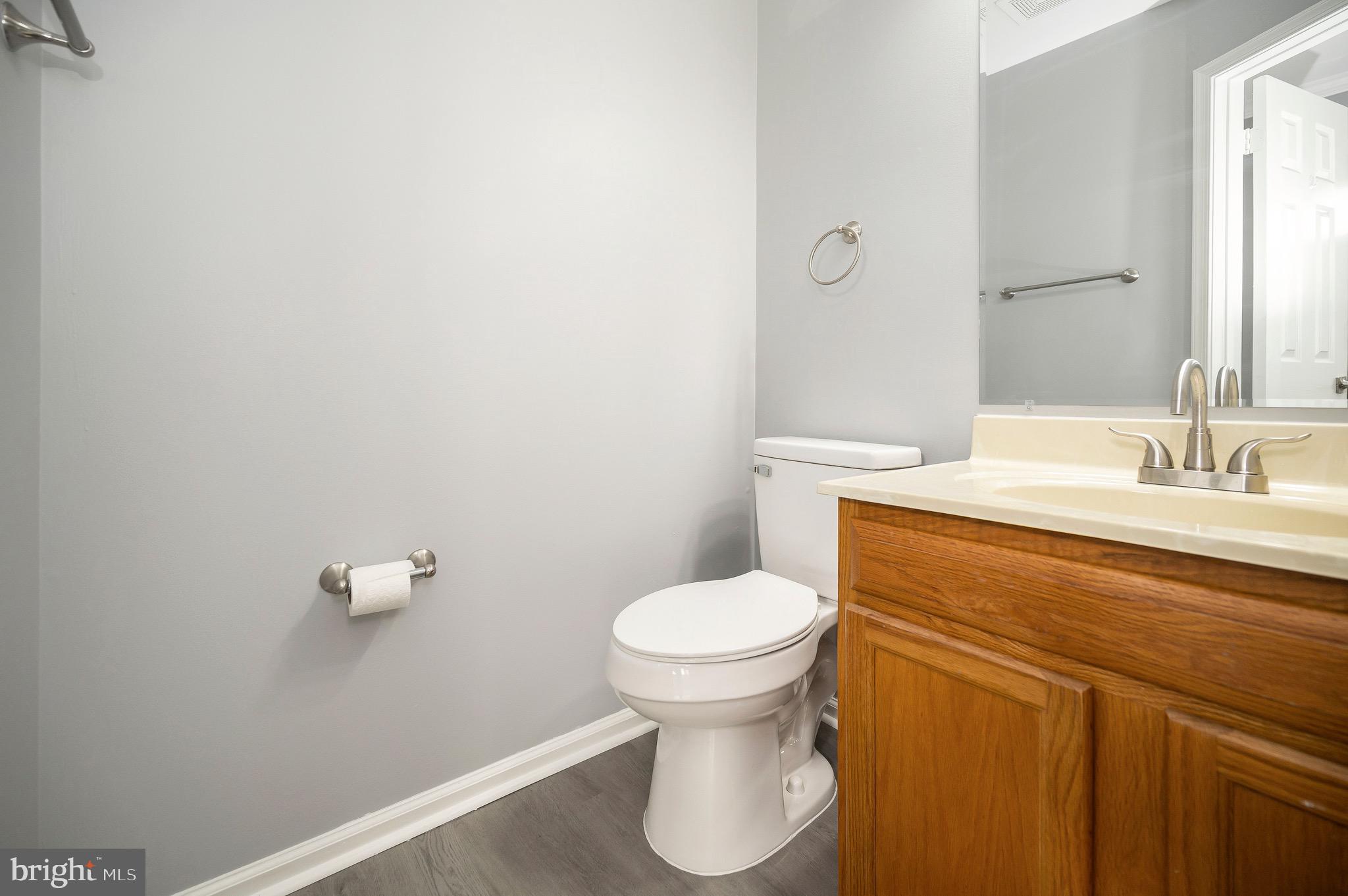 302 Castlebury Ct