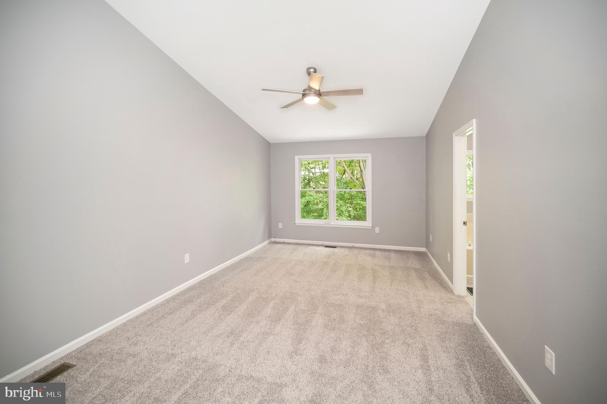 302 Castlebury Ct