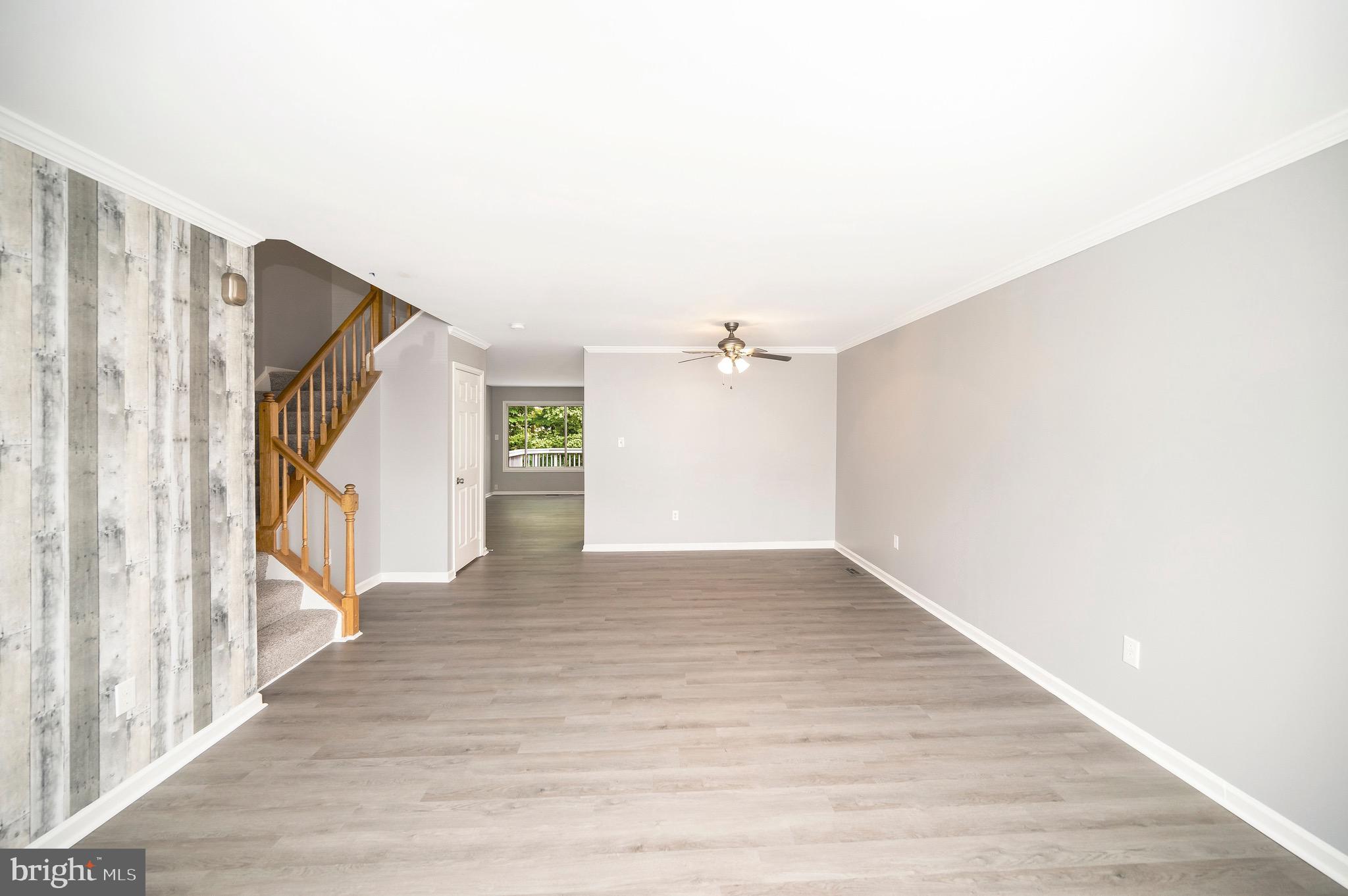 302 Castlebury Ct