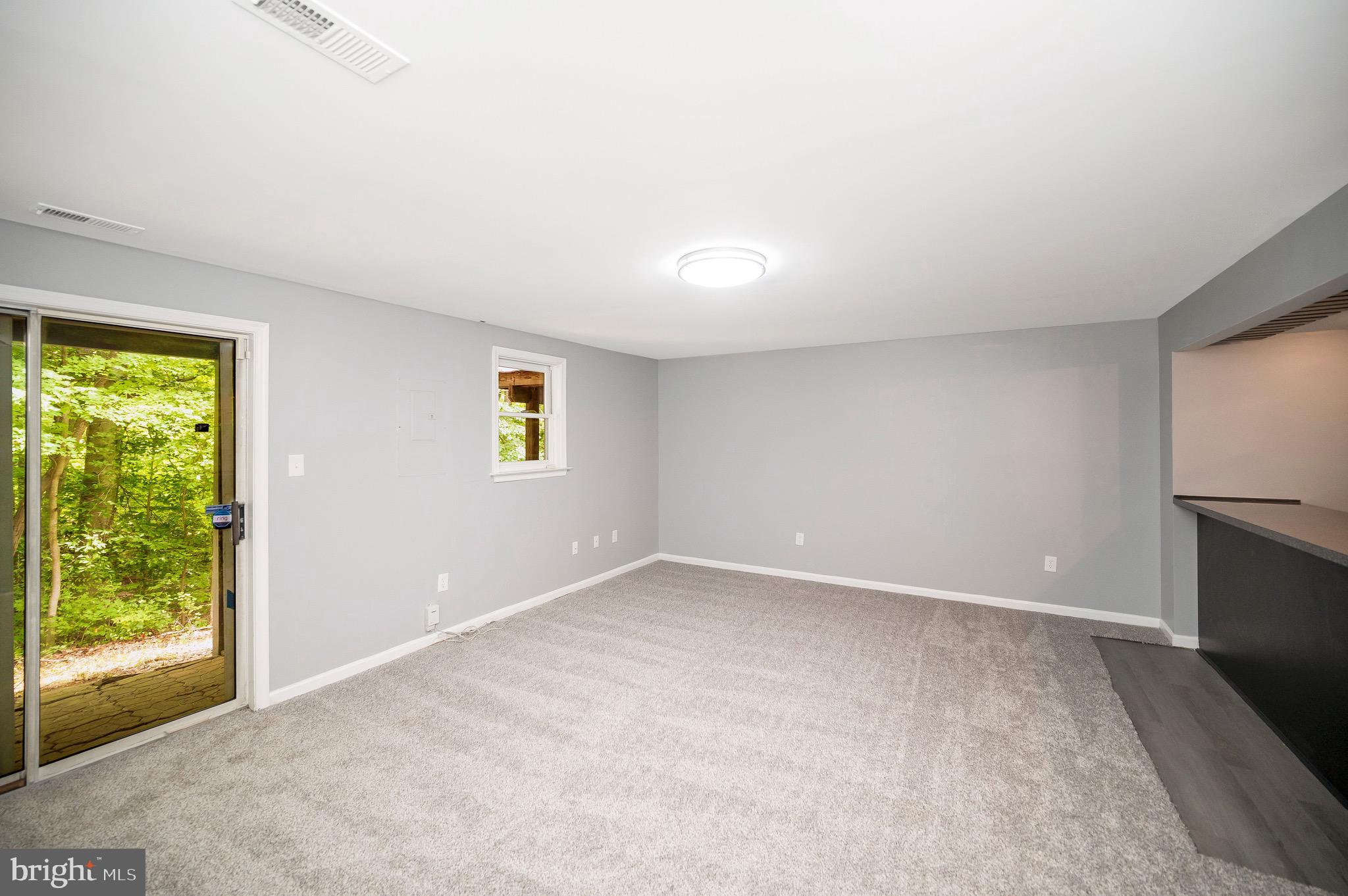 302 Castlebury Ct