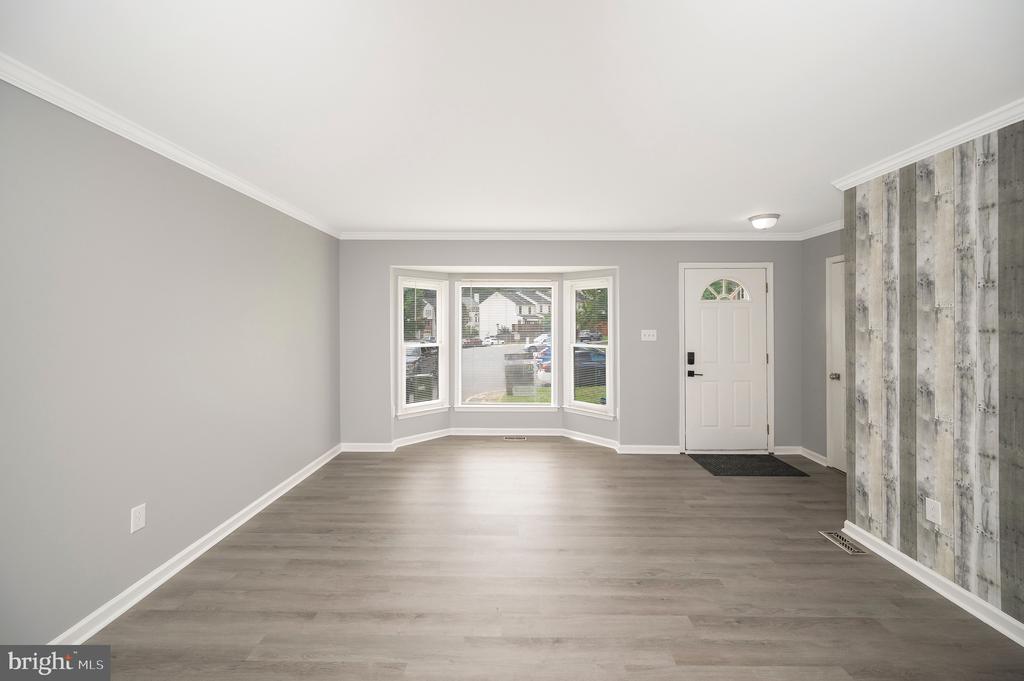 302 Castlebury Ct