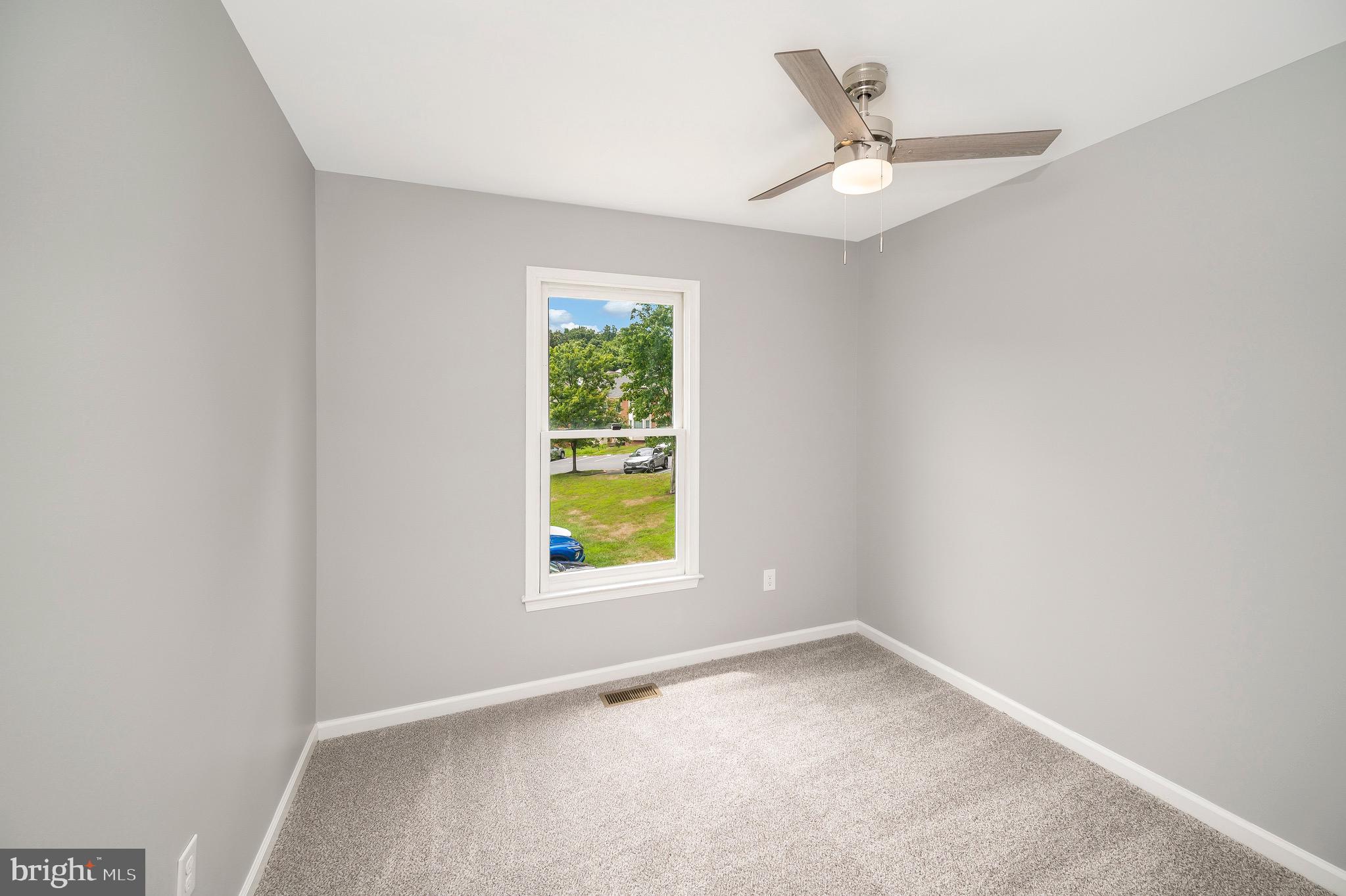 302 Castlebury Ct