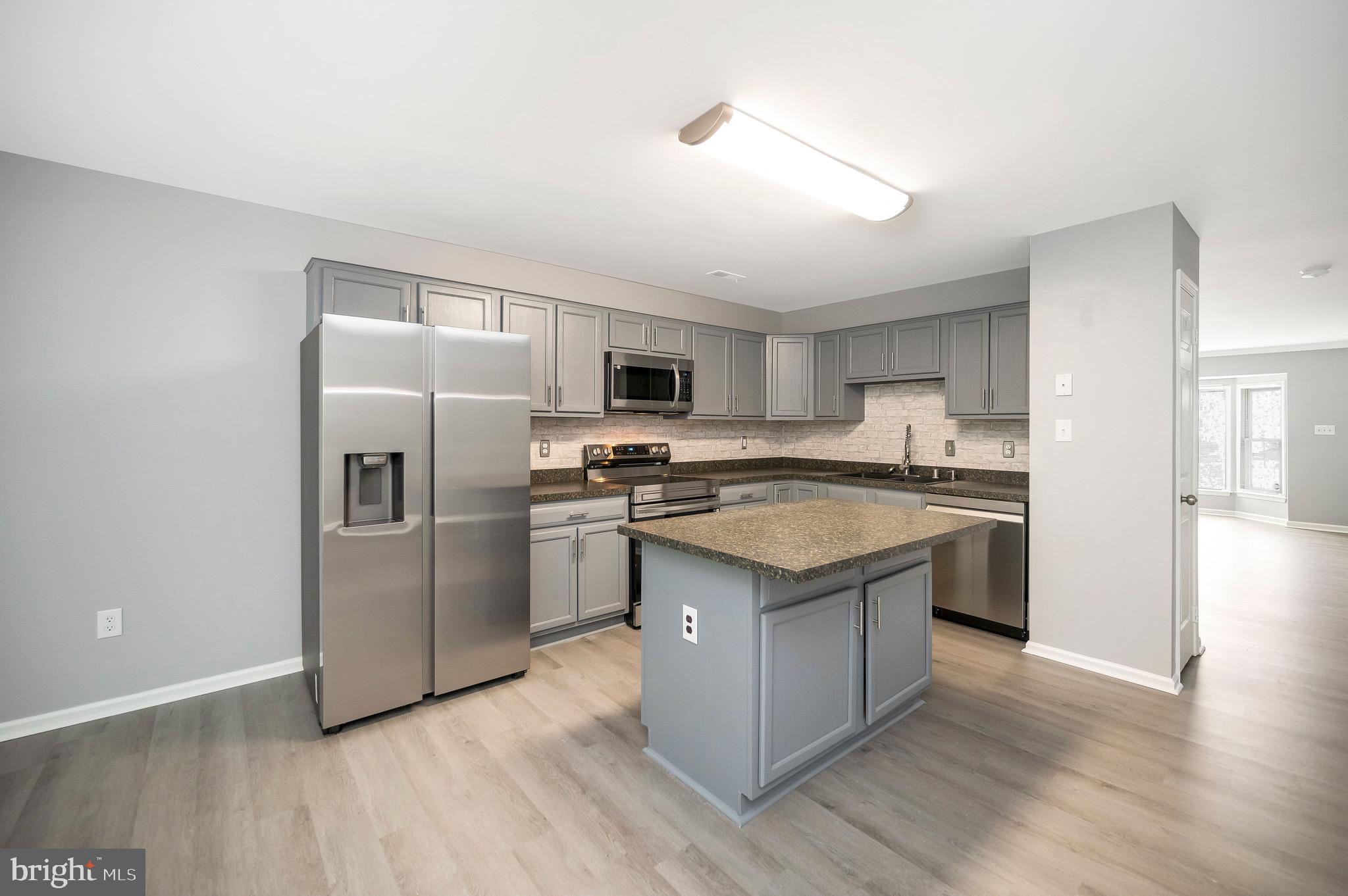 302 Castlebury Ct